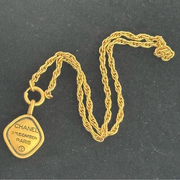 CHANEL Rue Cambon 24k Plated Vintage Medallion Necklace - Picture 6 of 6